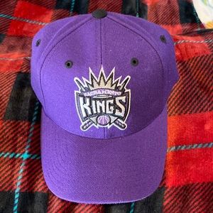 Sacramento kings NBA ball cap. Adjustable size.